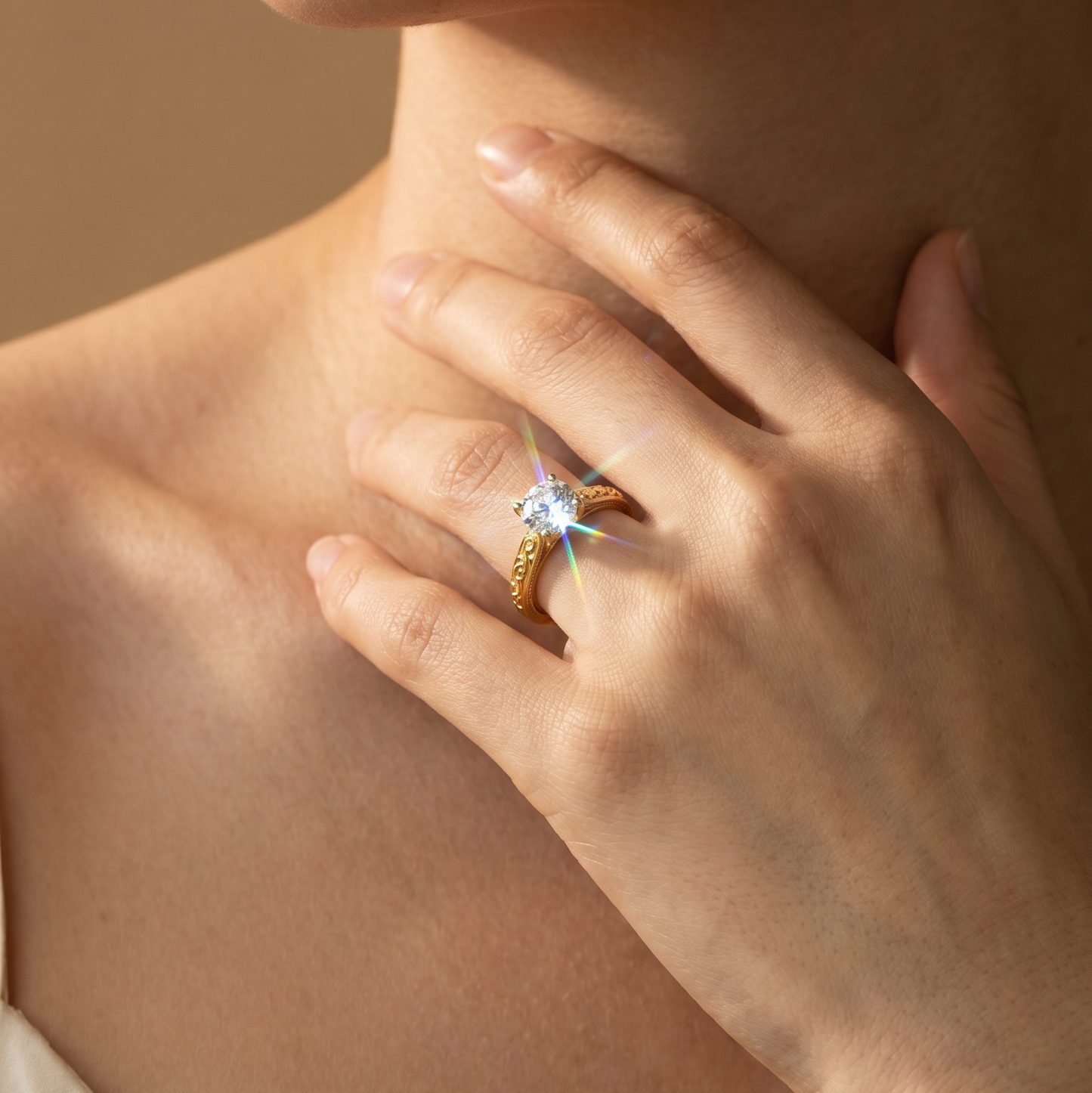 Herencia de Amor — Anillo Solitario Redondo con Filigrana Vintage en Vermeil u Oro Sólido