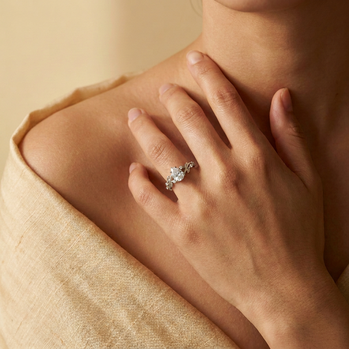 Rocío del Alba · Anillo con moissanita en plata 925 — SilverShine (lifestyle)