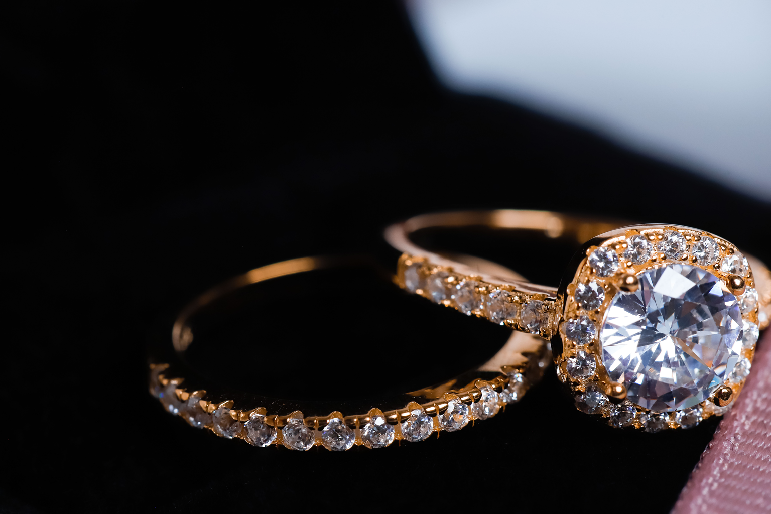 El Trío Perfecto con circonia en forma cuadrada - Oro Solido