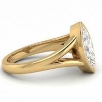 Caricia Dorada — Anillo Solitario Marquise Bezel en Oro Sólido