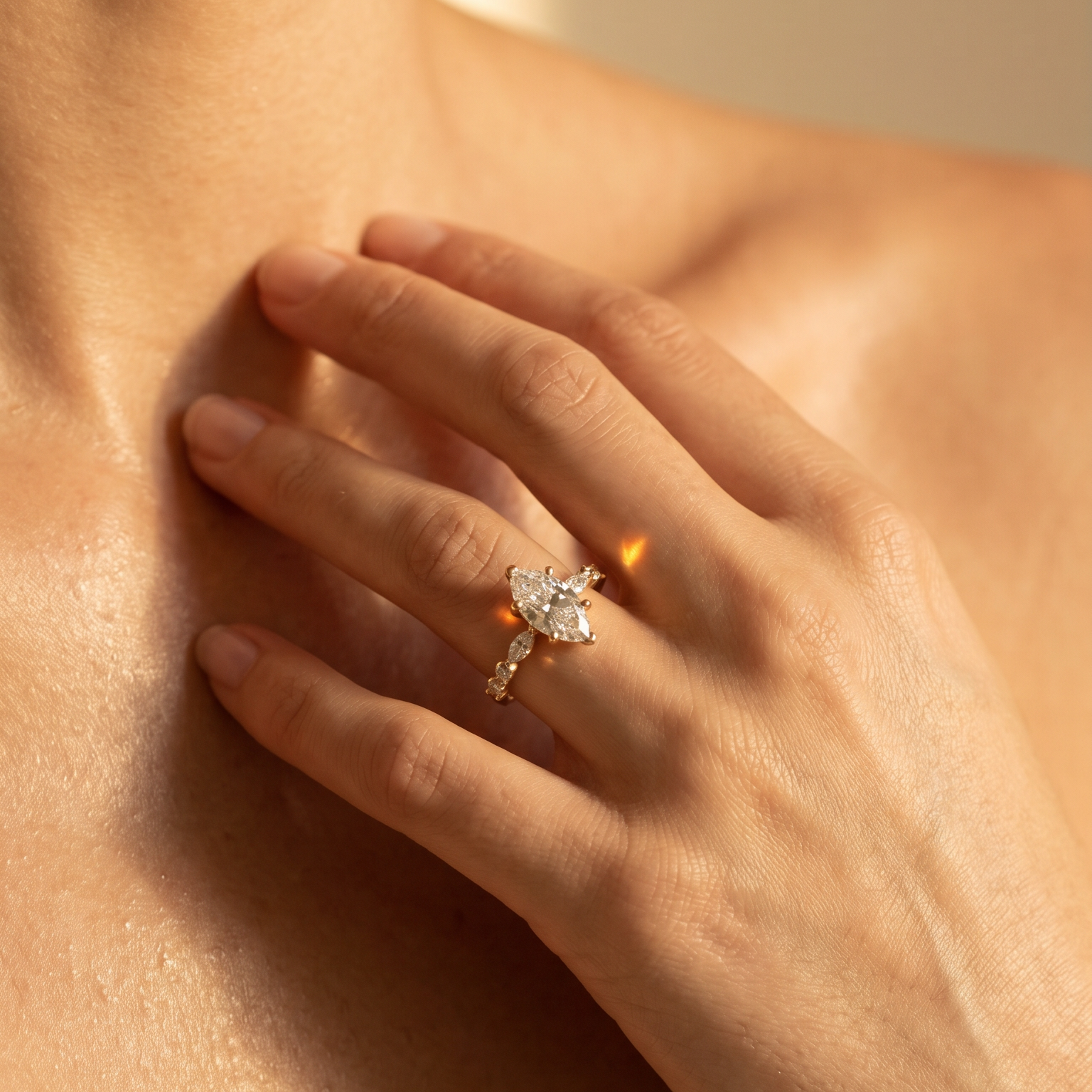 Anillo Destello Marquise — Oro Sólido 10K / 14K / 18K