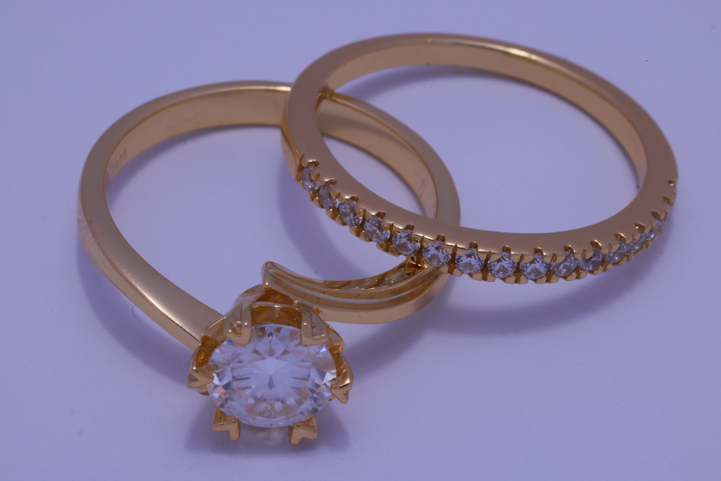 Duo de mujer Giro del Destino con piedra mosanita