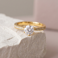 Trío de Boda Nexo Radiante — Set Completo con Moissanite en Vermeil de Oro
