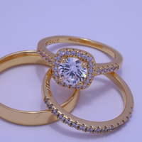 El Trío Perfecto con circonia en forma cuadrada - Oro Solido